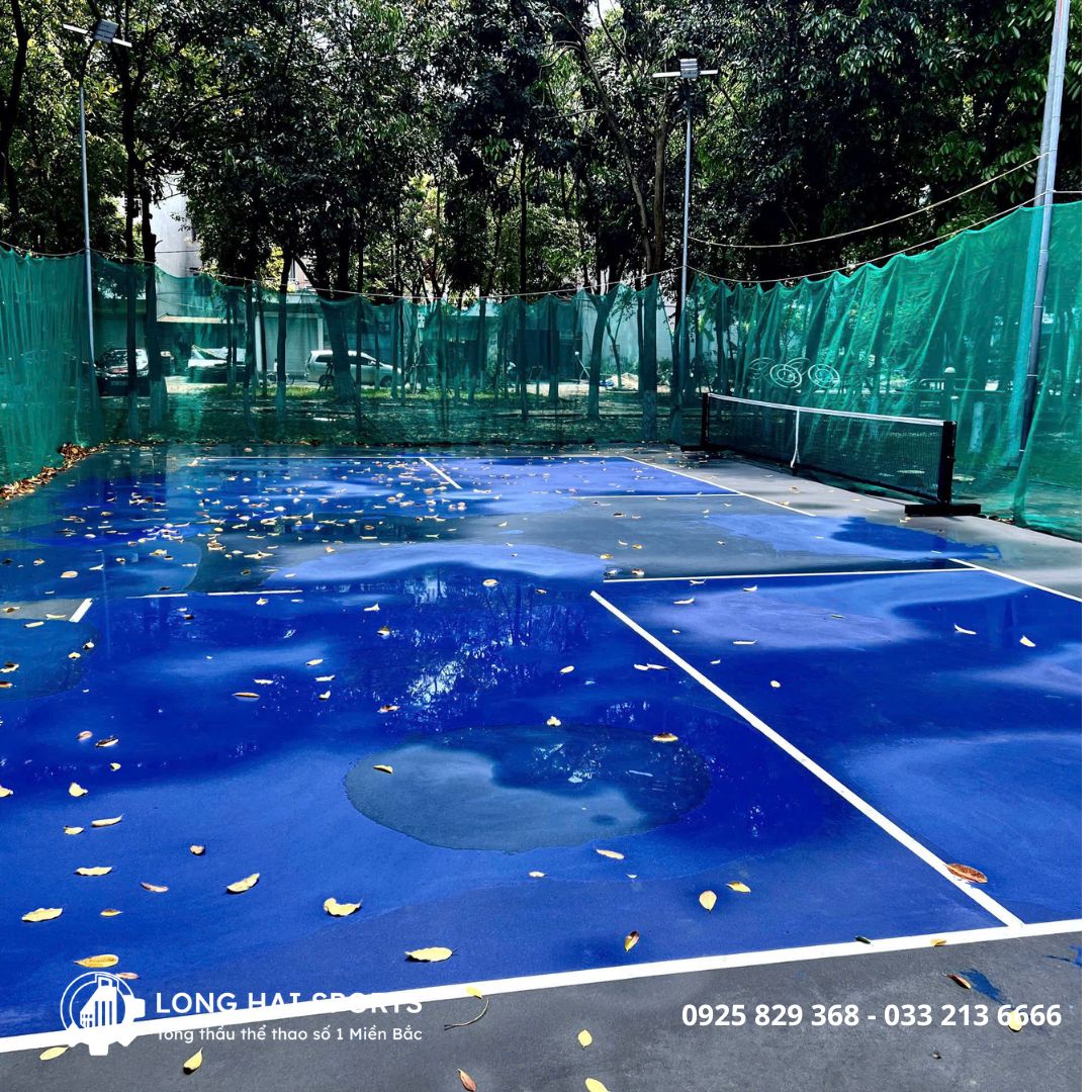 đọng nước sân pickleball